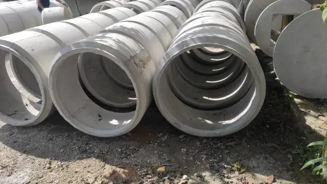 Fossa de esgoto de concreto