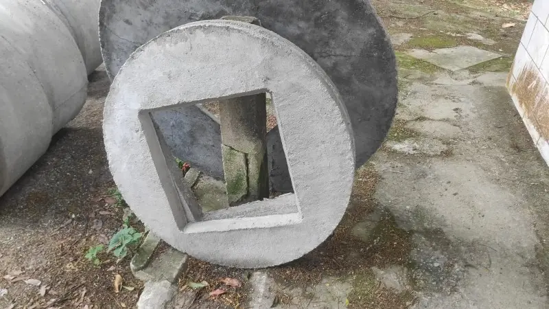 Tampa de poço de concreto